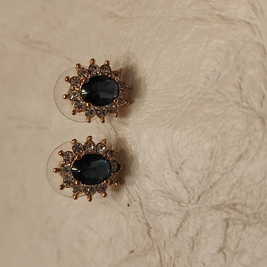Amethyst Simulant Center Stone With Diamond Simulant Accent Gems 23$